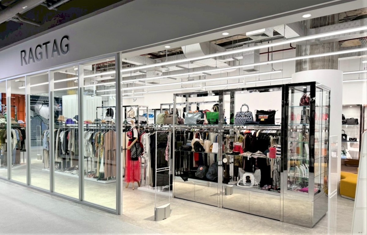 アスプルンドが創る店舗空間は、カテゴリーごとに商品をセレクトしやすく買い回りが楽しめる