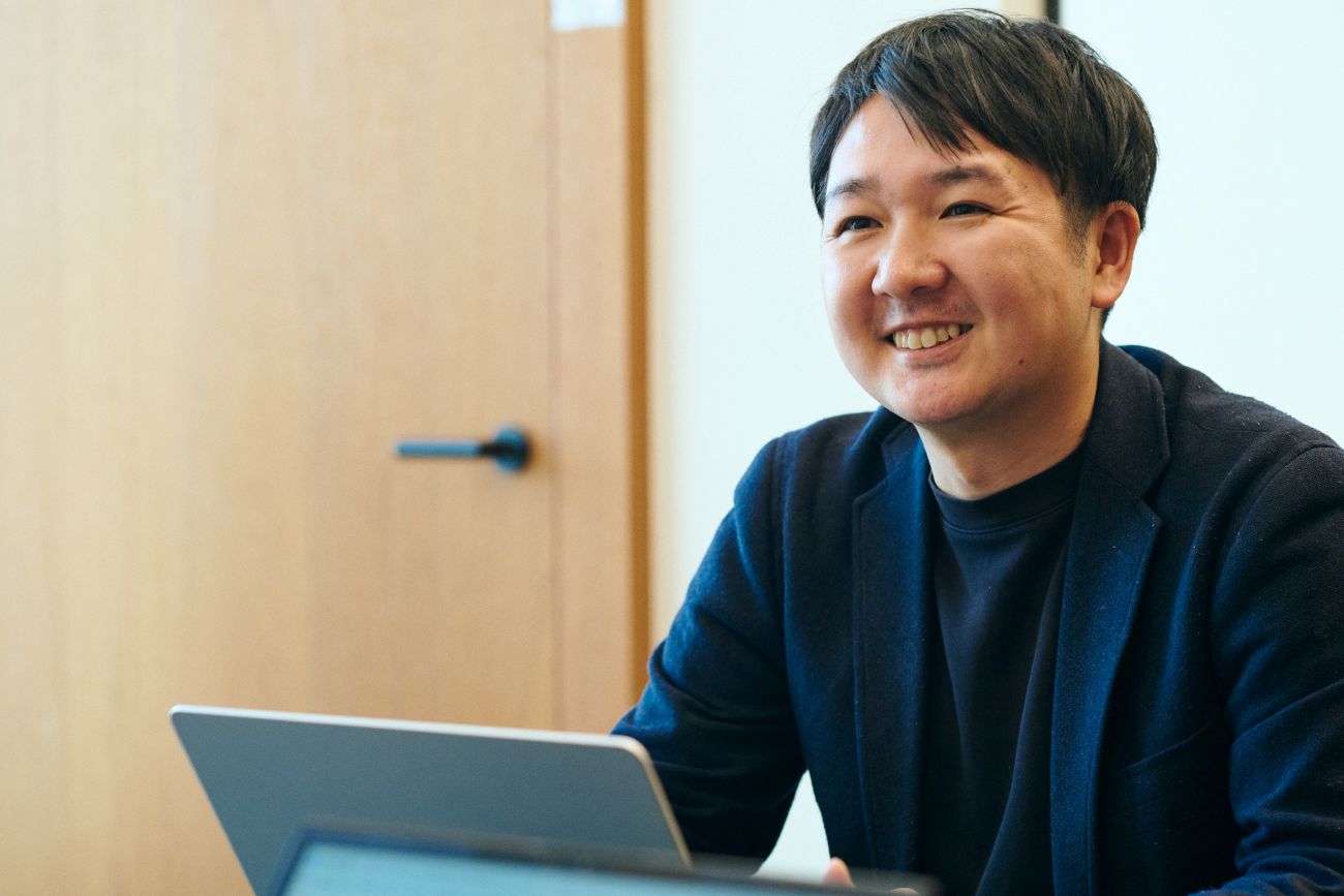 ラクスル株式会社　高須 亮氏