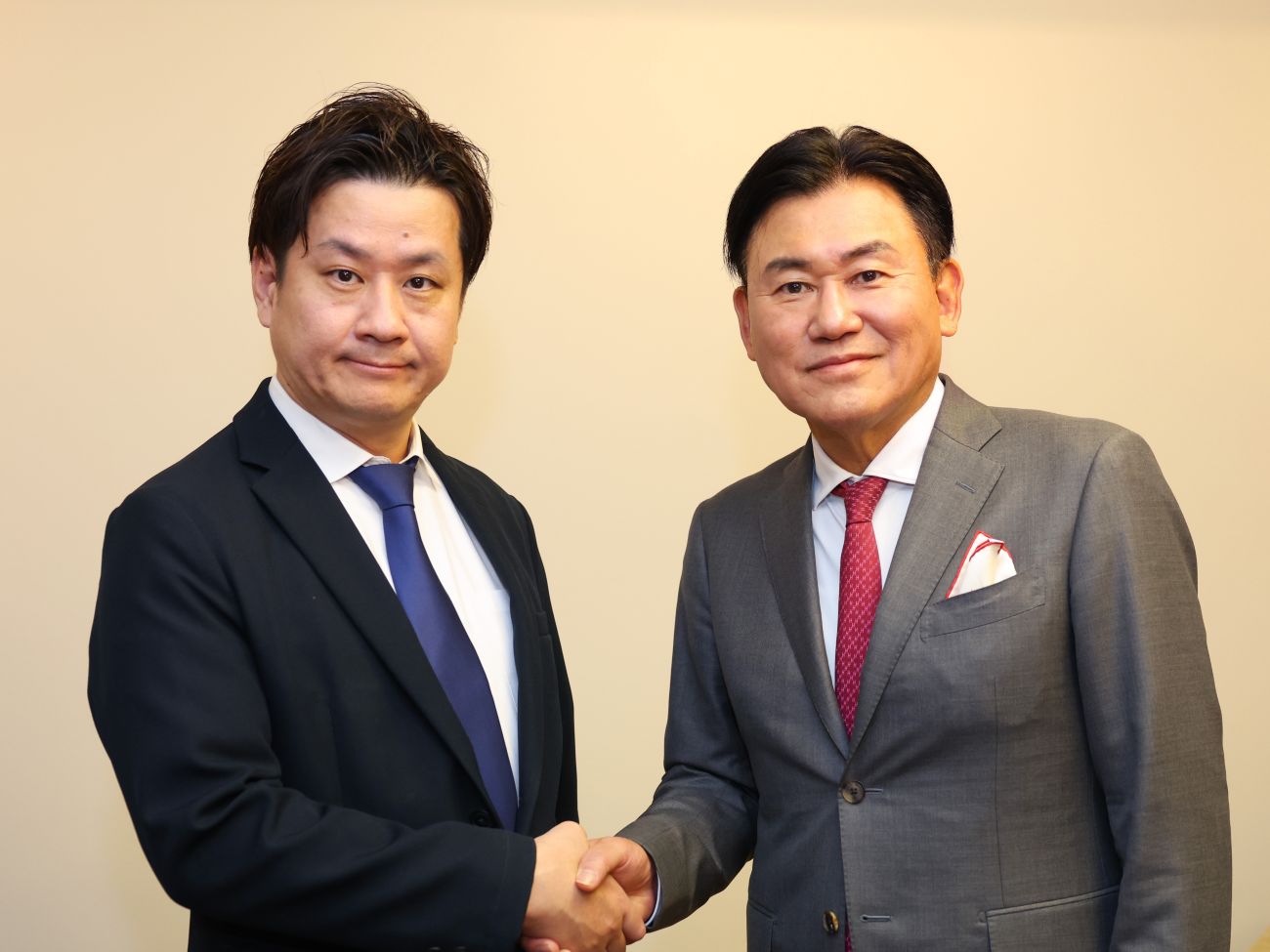 写真左より、 西 俊彦氏（イルミルド 代表取締役社長）、三木谷 浩史（楽天 代表取締役会長兼社長）